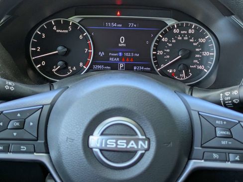Used 2025 Nissan Altima 2.5 SV FWD image 24