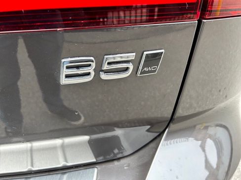 Certified 2025 Volvo V60 B5 Cross Country Plus image 16