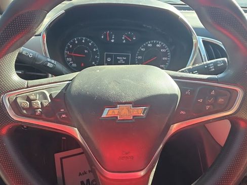 Used 2023 Chevrolet Equinox LS image 14