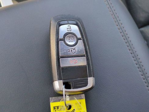 Used 2020 Ford Explorer Platinum image 31