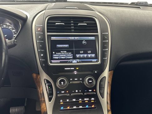Used 2016 Lincoln MKX Reserve w/ Technology Package AWD/4WD image 21