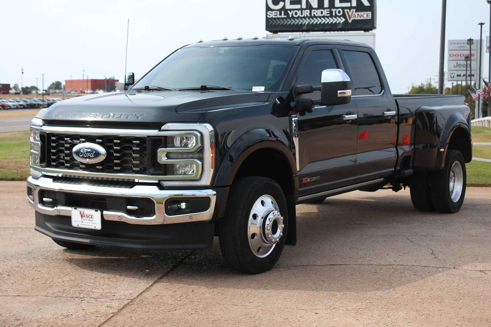 Used 2024 Ford F450 Lariat w/ Lariat Ultimate Package AWD/4WD image 4