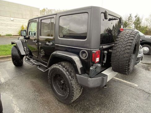 Used 2012 Jeep Wrangler Unlimited Sahara image 6