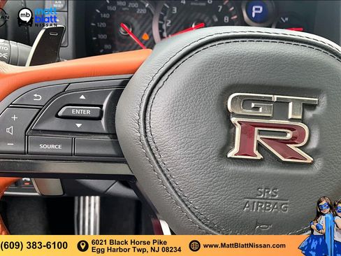 Used 2017 Nissan GT-R Premium w/ Premium Interior Package AWD/4WD image 16