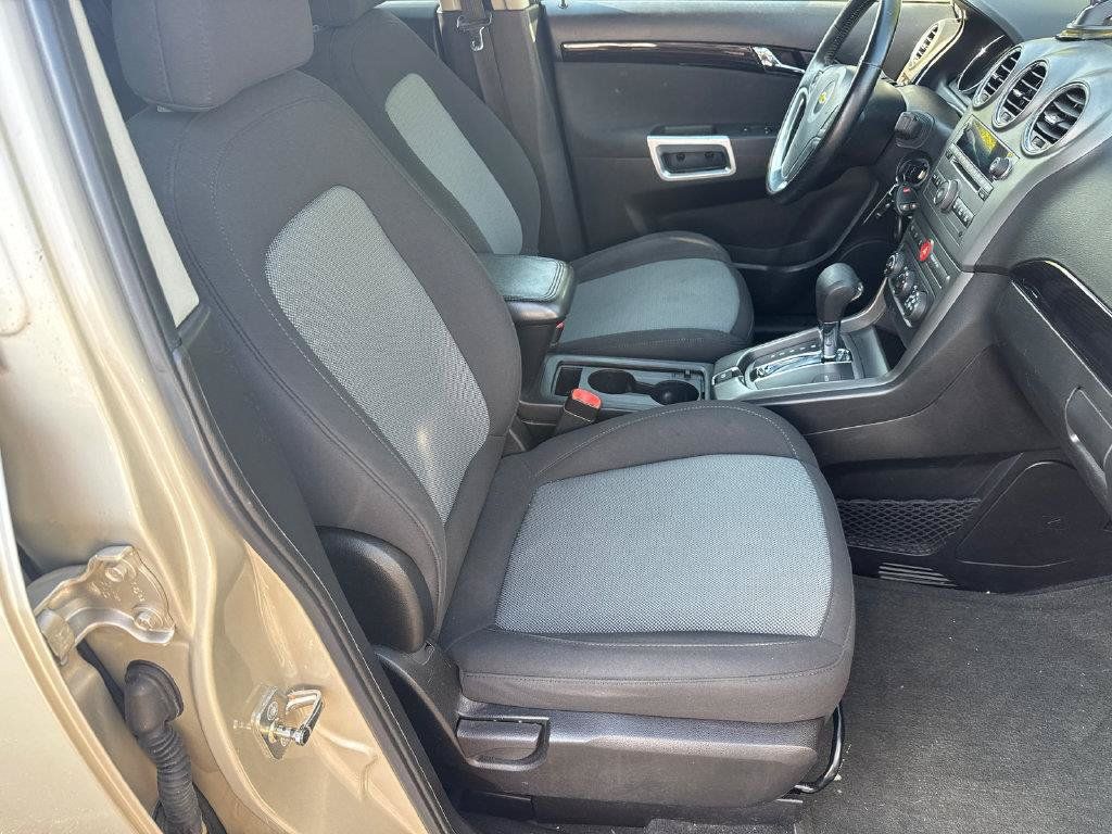 Used 2014 Chevrolet Captiva Sport LT FWD image 12