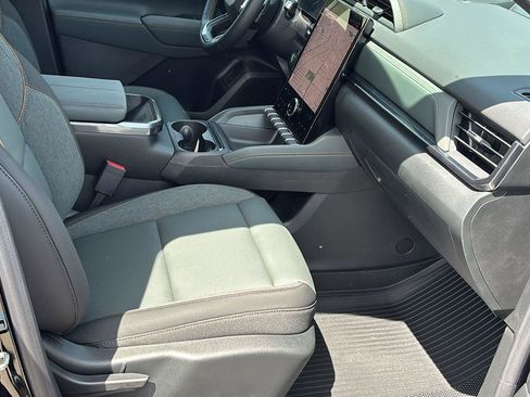 New 2026 GMC Terrain AT4 w/ LPO, Black Badging Package AWD/4WD image 21