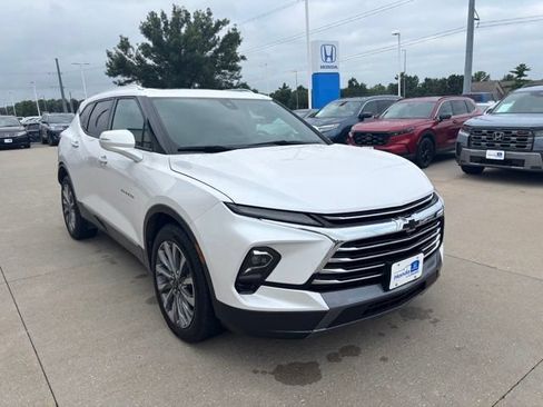 Used 2025 Chevrolet Blazer Premier w/ Driver Confidence II Package AWD/4WD image 3