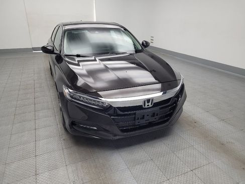 Used 2018 Honda Accord Touring image 14