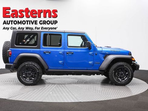 Used 2023 Jeep Wrangler Unlimited w/ Cold Weather Group AWD/4WD image 4