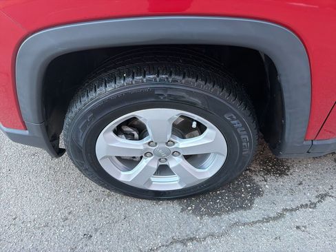 Used 2018 Jeep Compass Latitude w/ Popular Equipment Group image 10