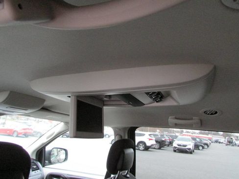 Used 2017 Dodge Grand Caravan SE w/ Power Window Group image 6