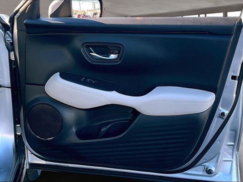 Used 2024 Honda HR-V LX image 24