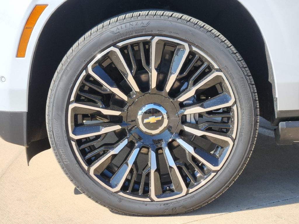 New 2026 Chevrolet Tahoe High Country AWD/4WD image 8