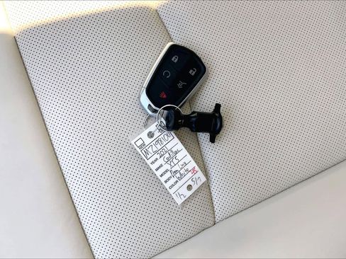 Used 2021 Cadillac XT5 Premium Luxury FWD image 15