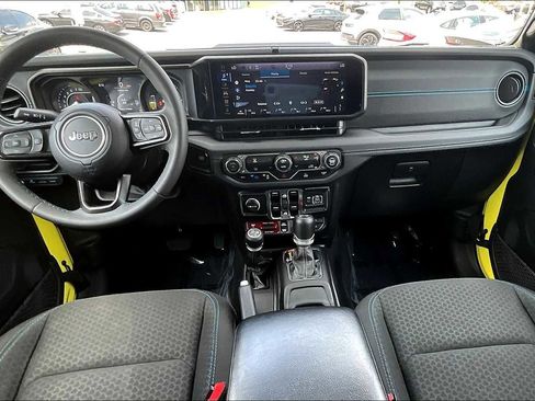 Used 2024 Jeep Wrangler Unlimited Rubicon 4xe image 15