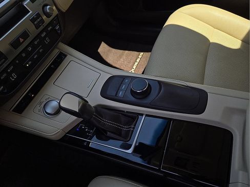 Used 2016 Lexus ES 350 w/ Premium Package w/Wood Trim FWD image 21