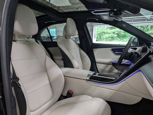 New 2025 Mercedes-Benz C 300 4MATIC Sedan image 13