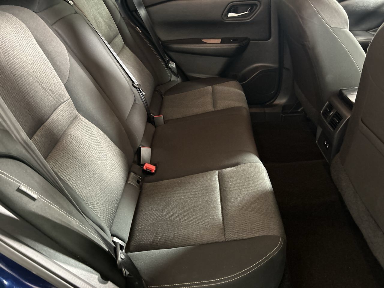 Used 2025 Nissan Rogue SV AWD/4WD image 25