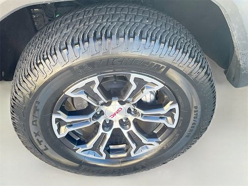 Used 2023 GMC Canyon AT4 image 30