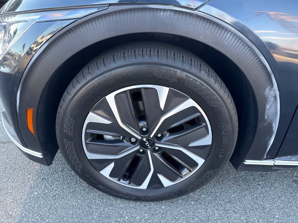 Used 2024 Kia EV6 Light AWD/4WD image 14
