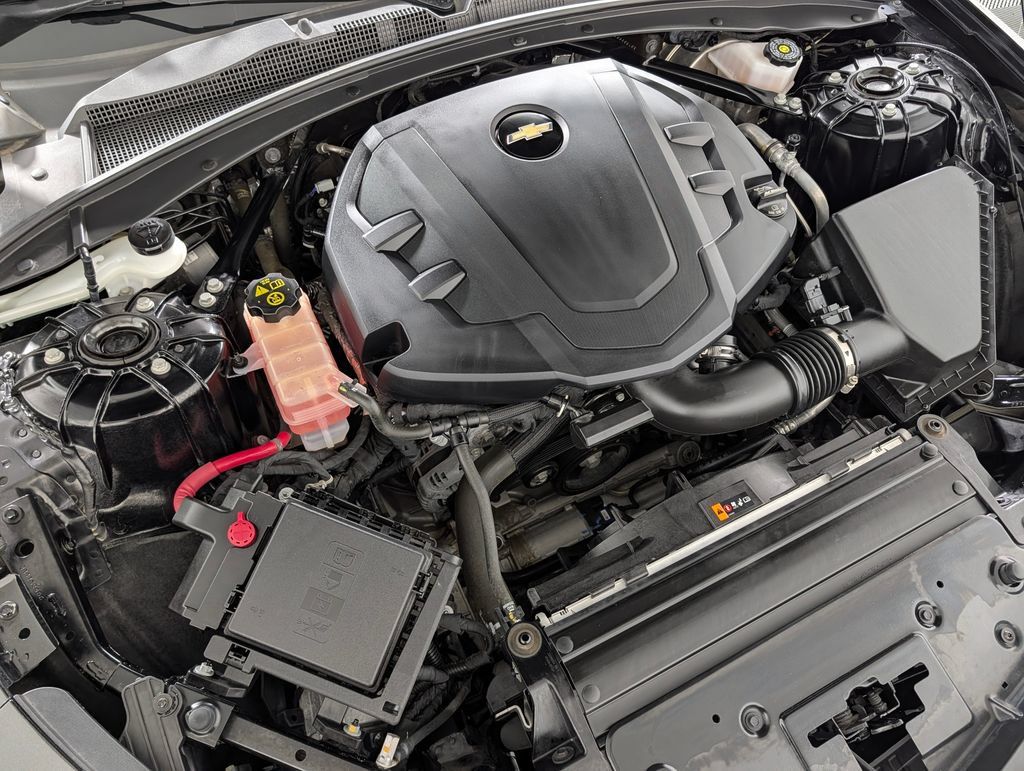 Used 2024 Chevrolet Camaro LT RWD image 8