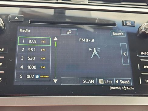 Used 2017 Subaru Outback 2.5i Touring w/ Popular Package #5A AWD/4WD image 17