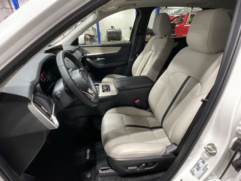 Used 2026 MAZDA CX-90 3.3 Turbo w/ Preferred Package AWD/4WD image 17