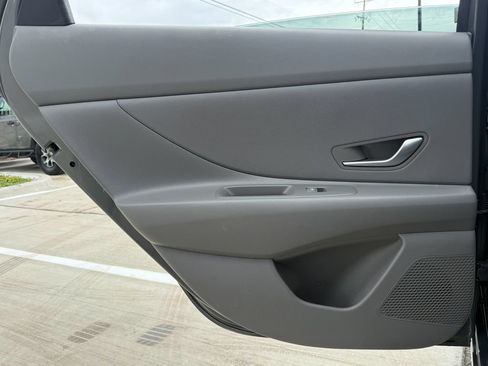 Used 2024 Hyundai Elantra SEL FWD image 29