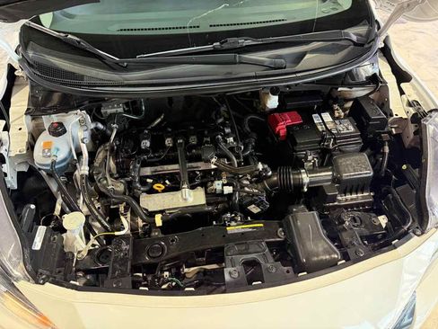 Used 2022 Nissan Versa SV FWD image 47