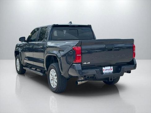 Certified 2025 Toyota Tacoma SR5 AWD/4WD image 7