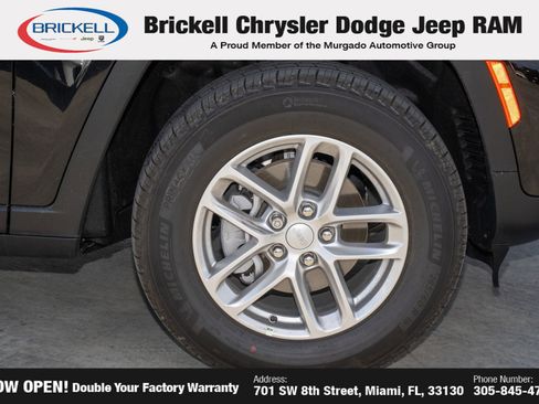 New 2025 Jeep Grand Cherokee Laredo X w/ Luxury Tech Group I image 41