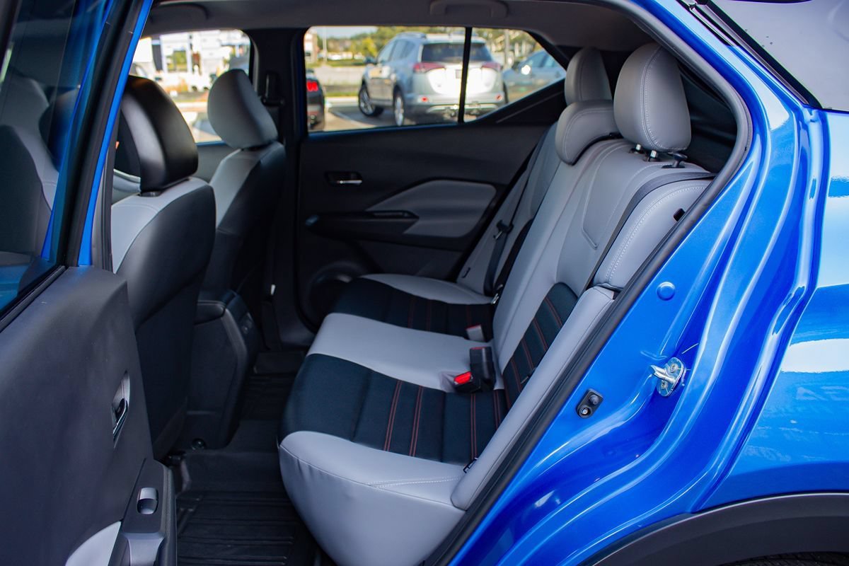 Used 2023 Nissan Kicks SR w/ SR Premium Package FWD image 14