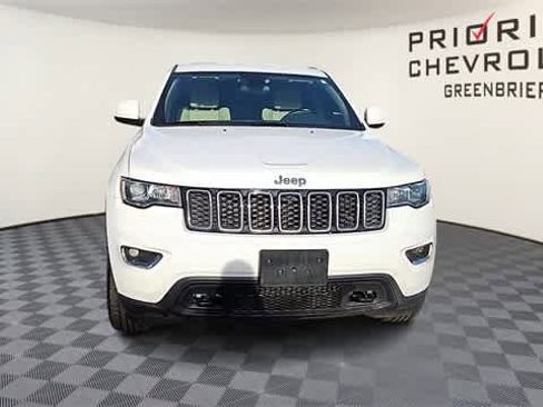 Used 2019 Jeep Grand Cherokee Laredo image 3