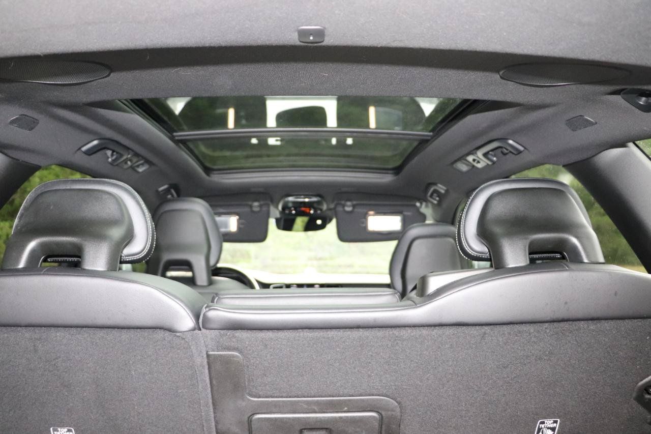 Used 2018 Volvo XC60 T8 R-Design w/ Convenience Package AWD/4WD image 8