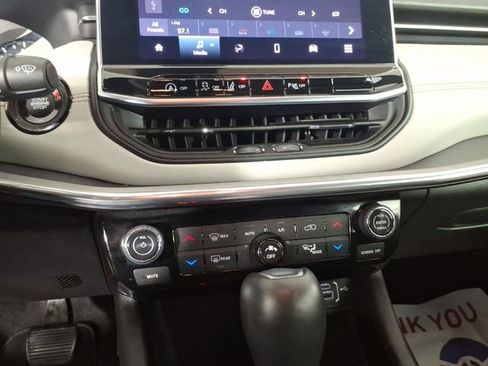 Used 2023 Jeep Compass Limited image 19