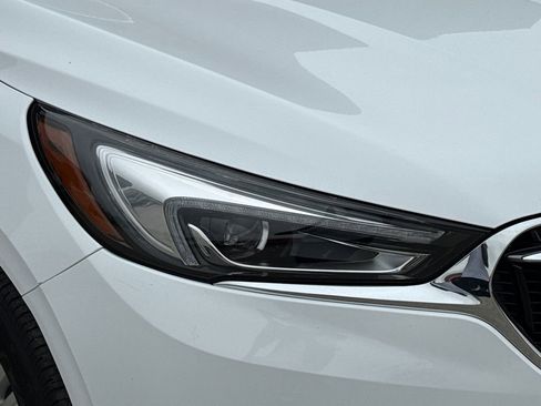 Used 2019 Buick Enclave Essence image 4