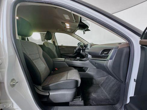 Used 2023 Nissan Rogue SV FWD image 31