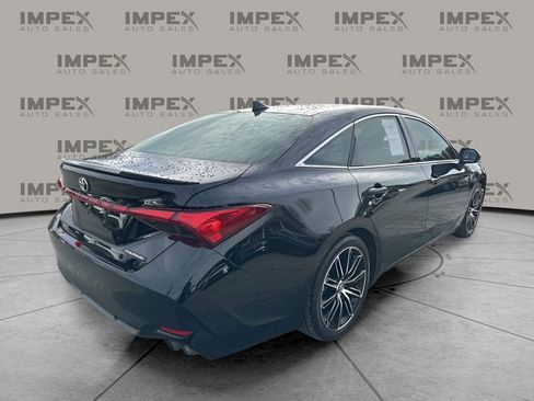 Used 2019 Toyota Avalon Touring image 5