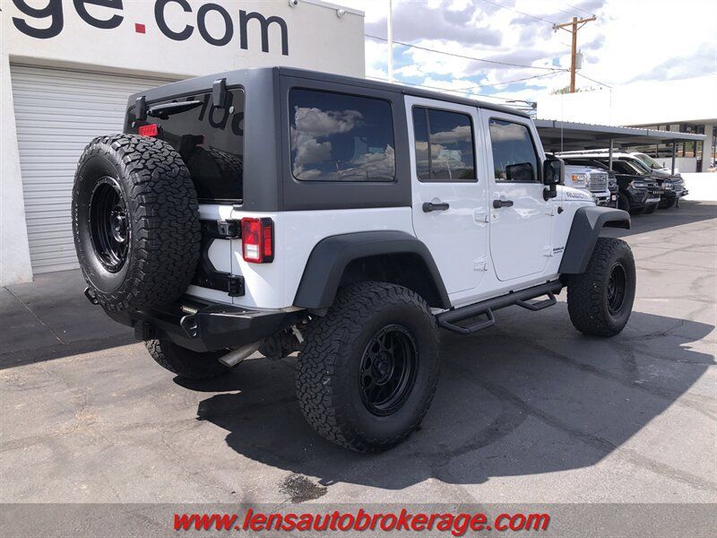 Used 2016 Jeep Wrangler Unlimited Rubicon AWD/4WD image 12