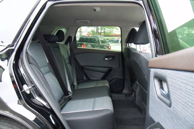 Used 2023 Nissan Rogue SV AWD/4WD image 30