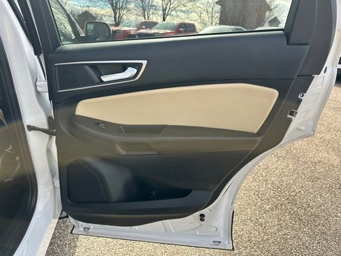 Used 2022 Ford Edge SEL image 16