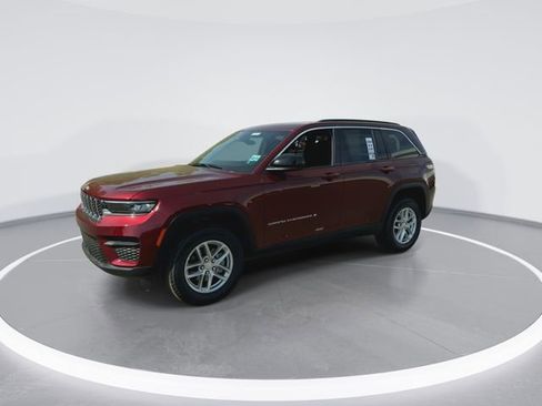 New 2026 Jeep Grand Cherokee Laredo image 4