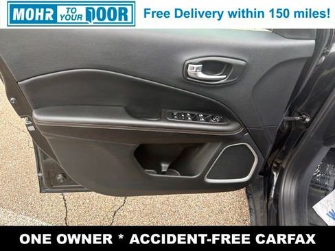Used 2020 Jeep Compass Latitude w/ Cold Weather Group AWD/4WD image 10