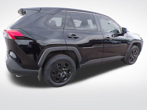 Used 2024 Toyota RAV4 LE AWD/4WD image 7
