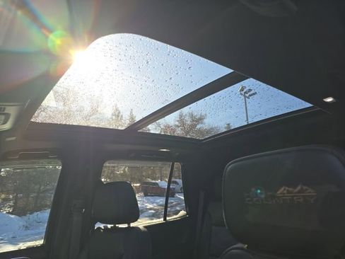 Used 2022 Chevrolet Tahoe High Country image 28