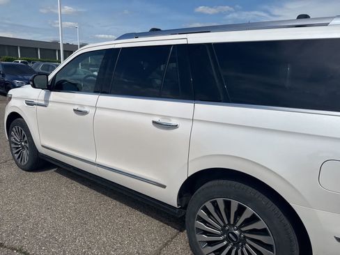 Used 2019 Lincoln Navigator L Reserve AWD/4WD image 18