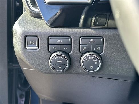 Used 2022 Chevrolet Silverado 1500 LT image 17