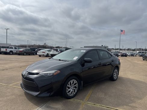 Used 2017 Toyota Corolla LE image 8