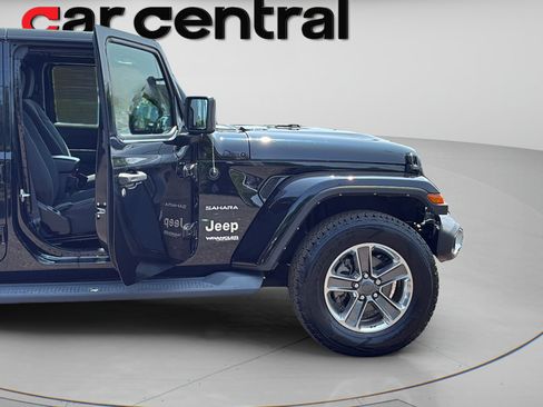 Used 2021 Jeep Wrangler Unlimited Sahara w/ Cold Weather Group AWD/4WD image 10