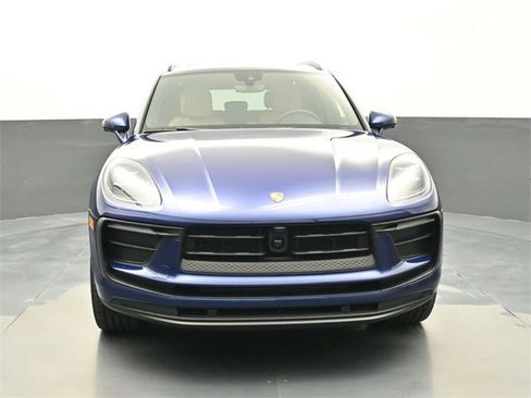 Used 2024 Porsche Macan image 26
